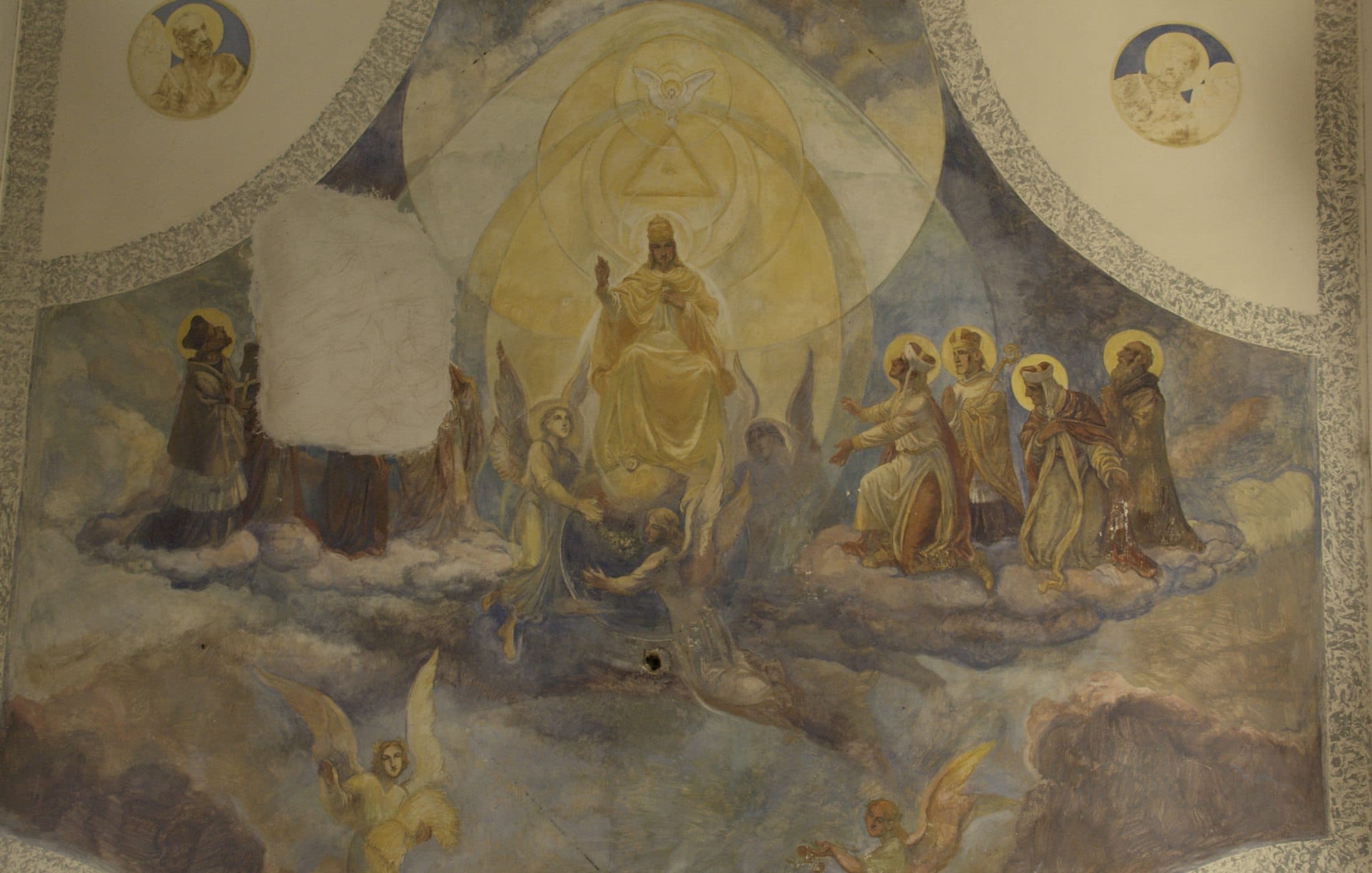 Detail freskové výzdoby v kostele v Číhošti